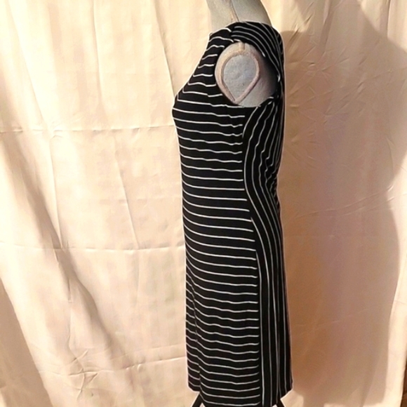 Calvin Klein Woman's Black and White Striped Jersey Midi Dress, Size: 6 - Picture 4 of 5